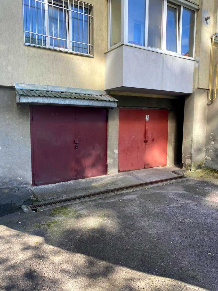 1844070249975711