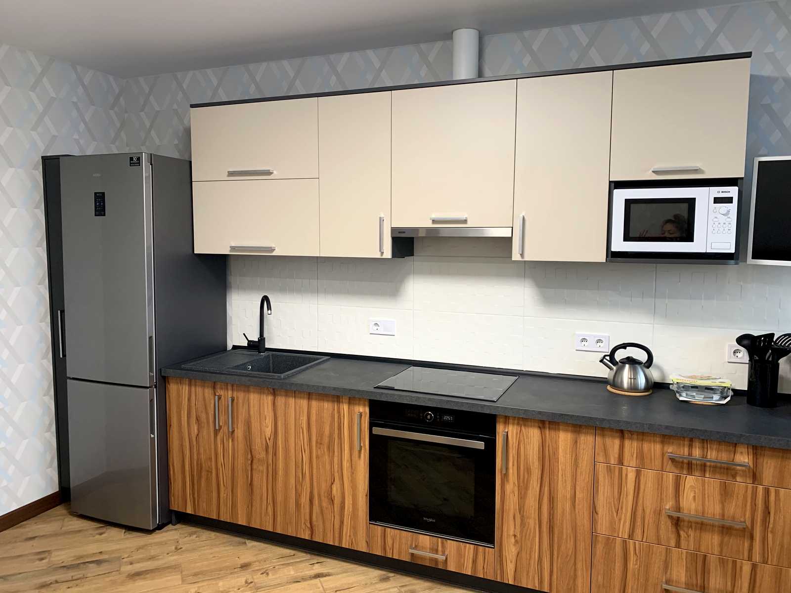 1667142353940199