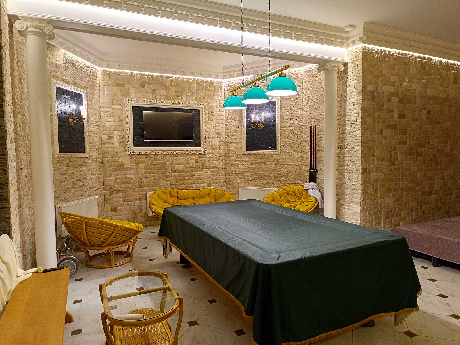 1850958557314599