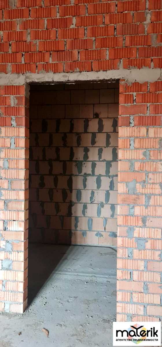 1839169175932877