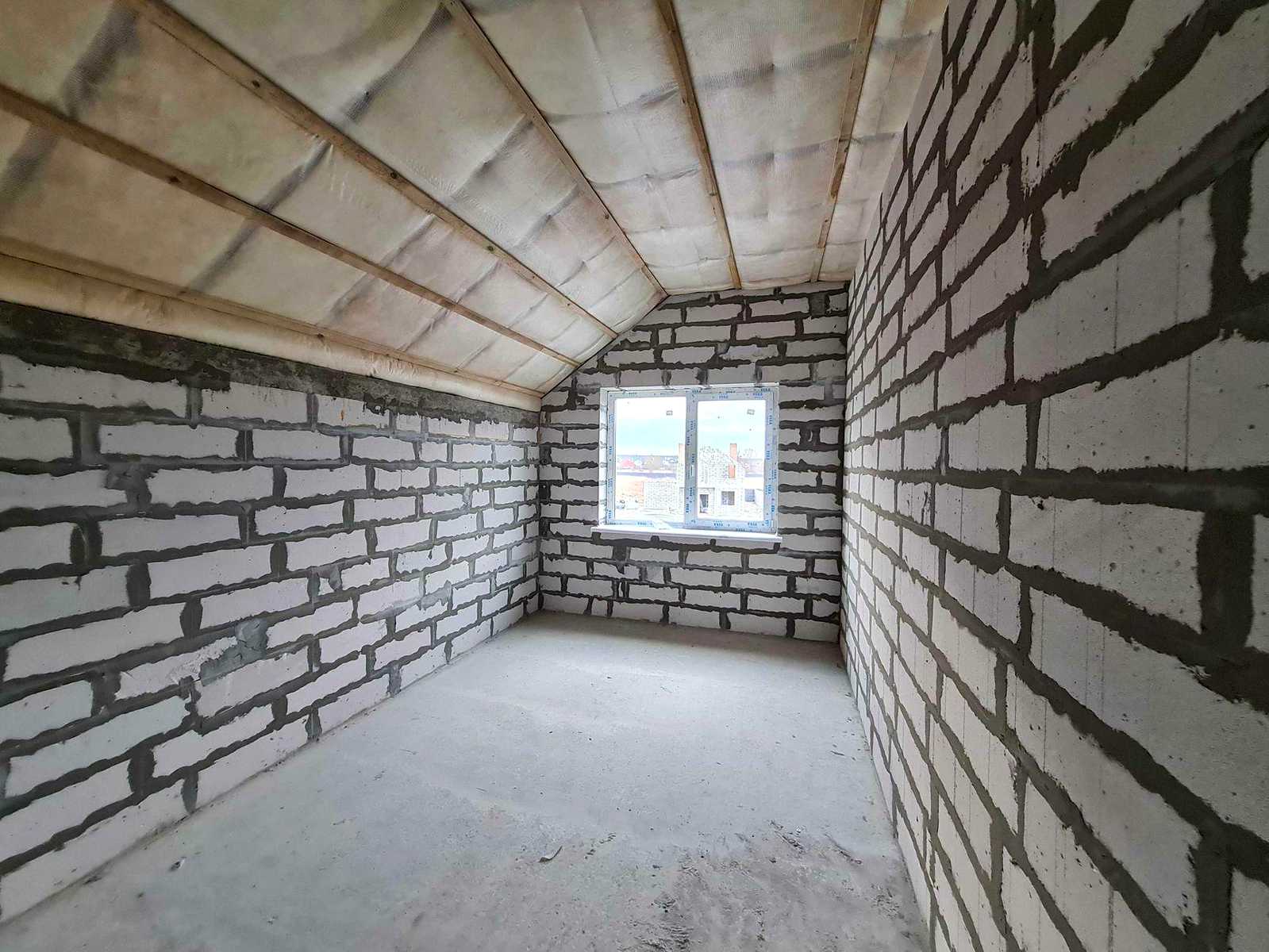 1812009856642539