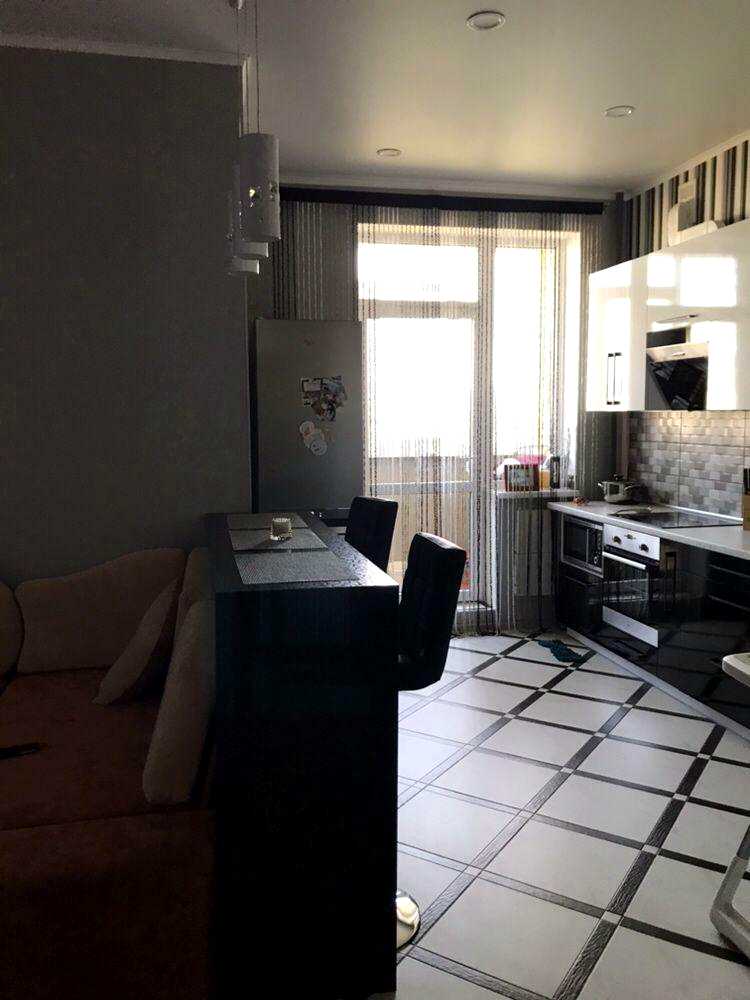 1829725674156400
