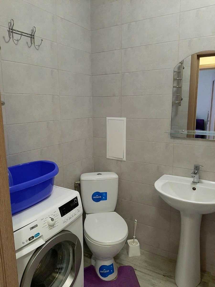 1823412650858177