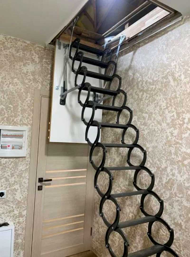 1831933954281704