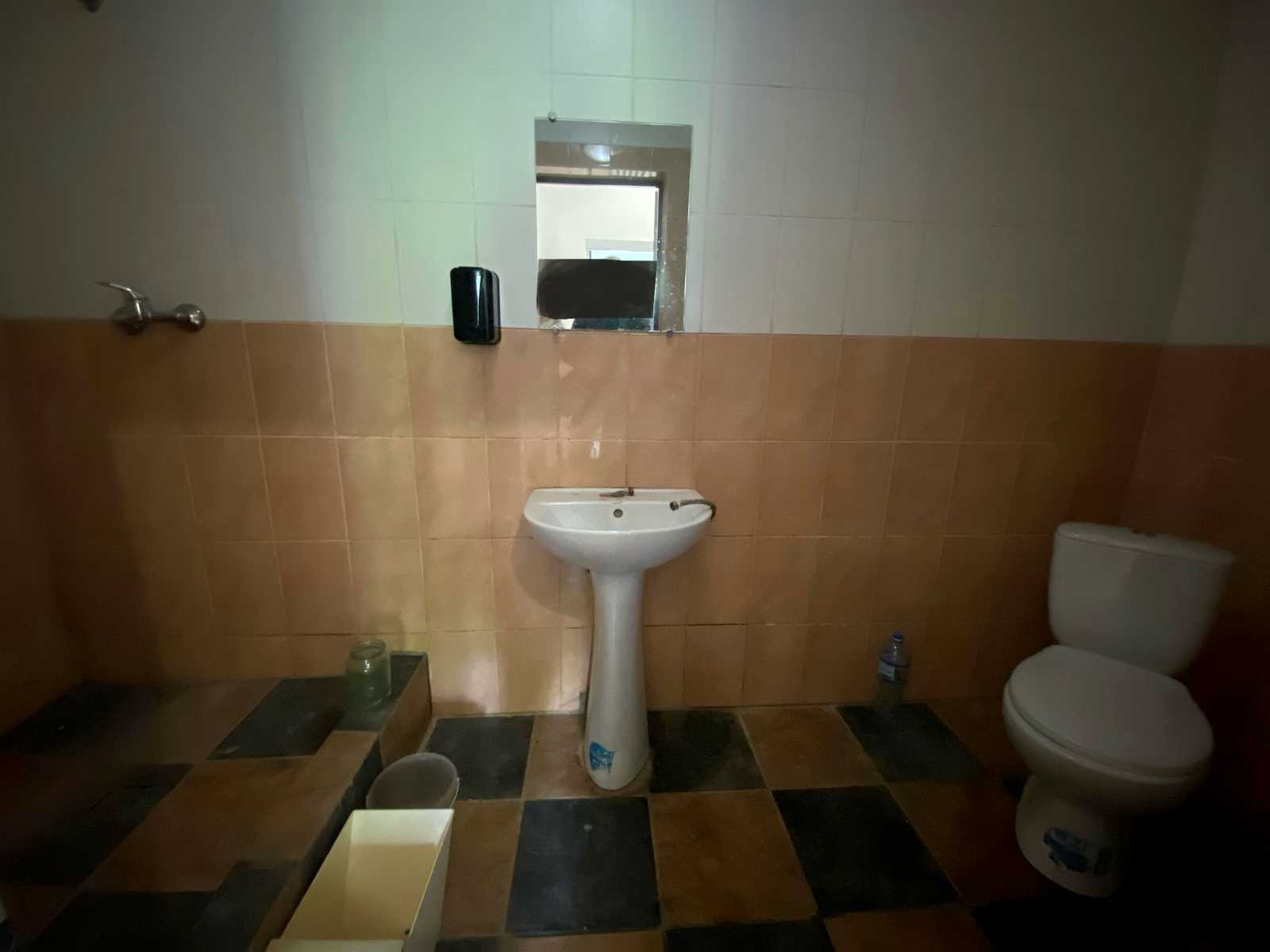 1832542826835562