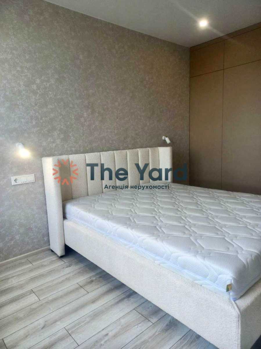 1835878636275734
