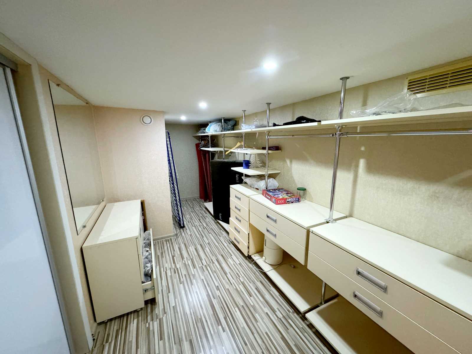 1816970802774499