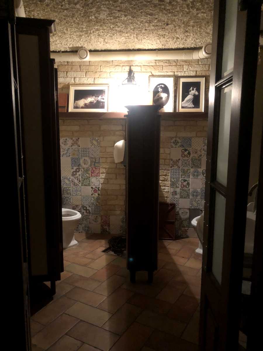1836989370615794