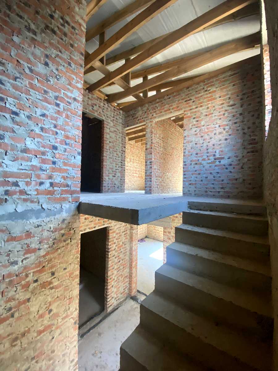 1841618314841302