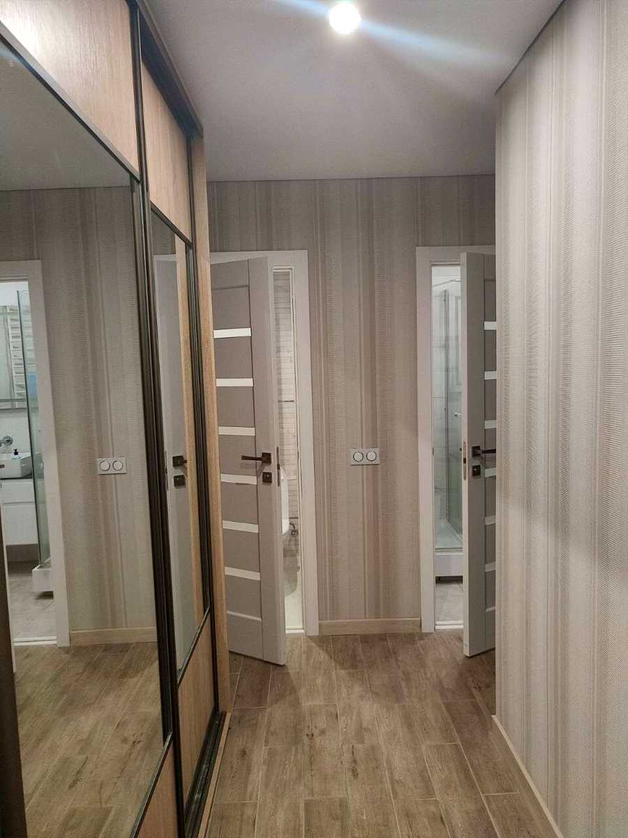 1818925726730810