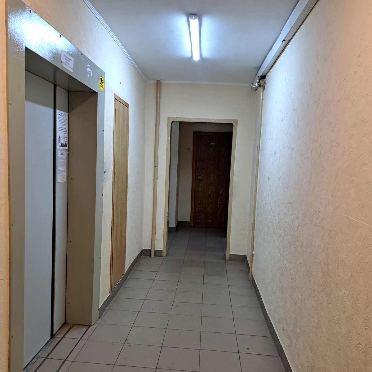 1833915923375375