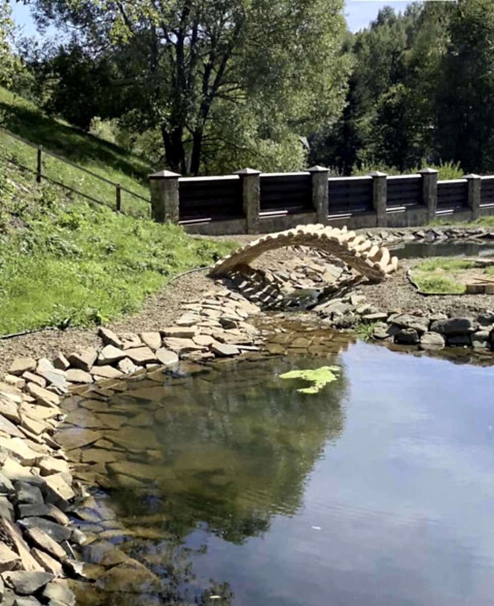 1839793379761733