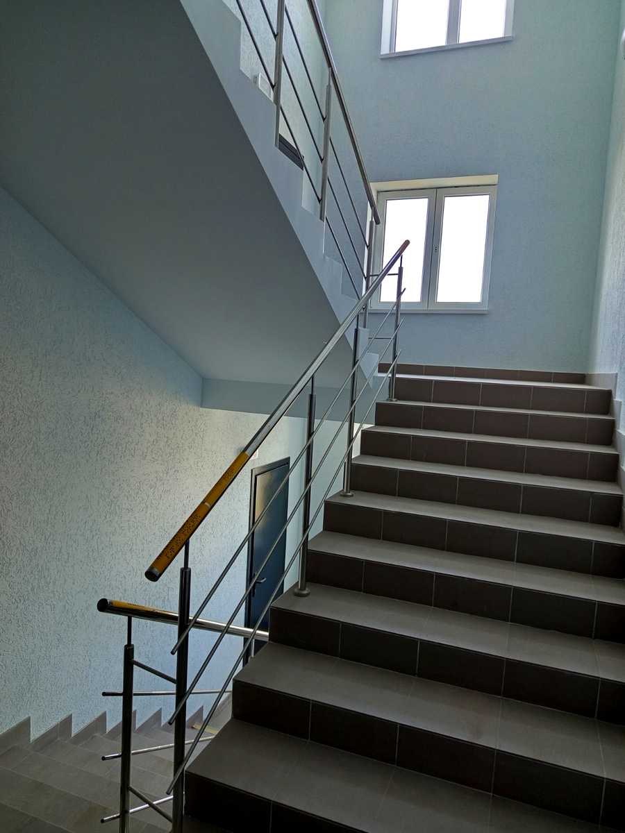 1844585806636096