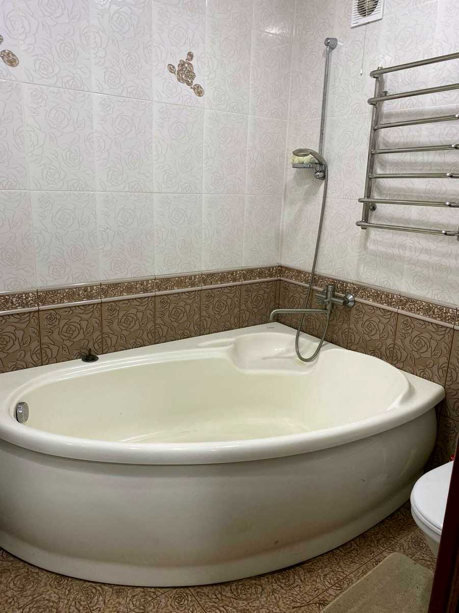 1740046818605579