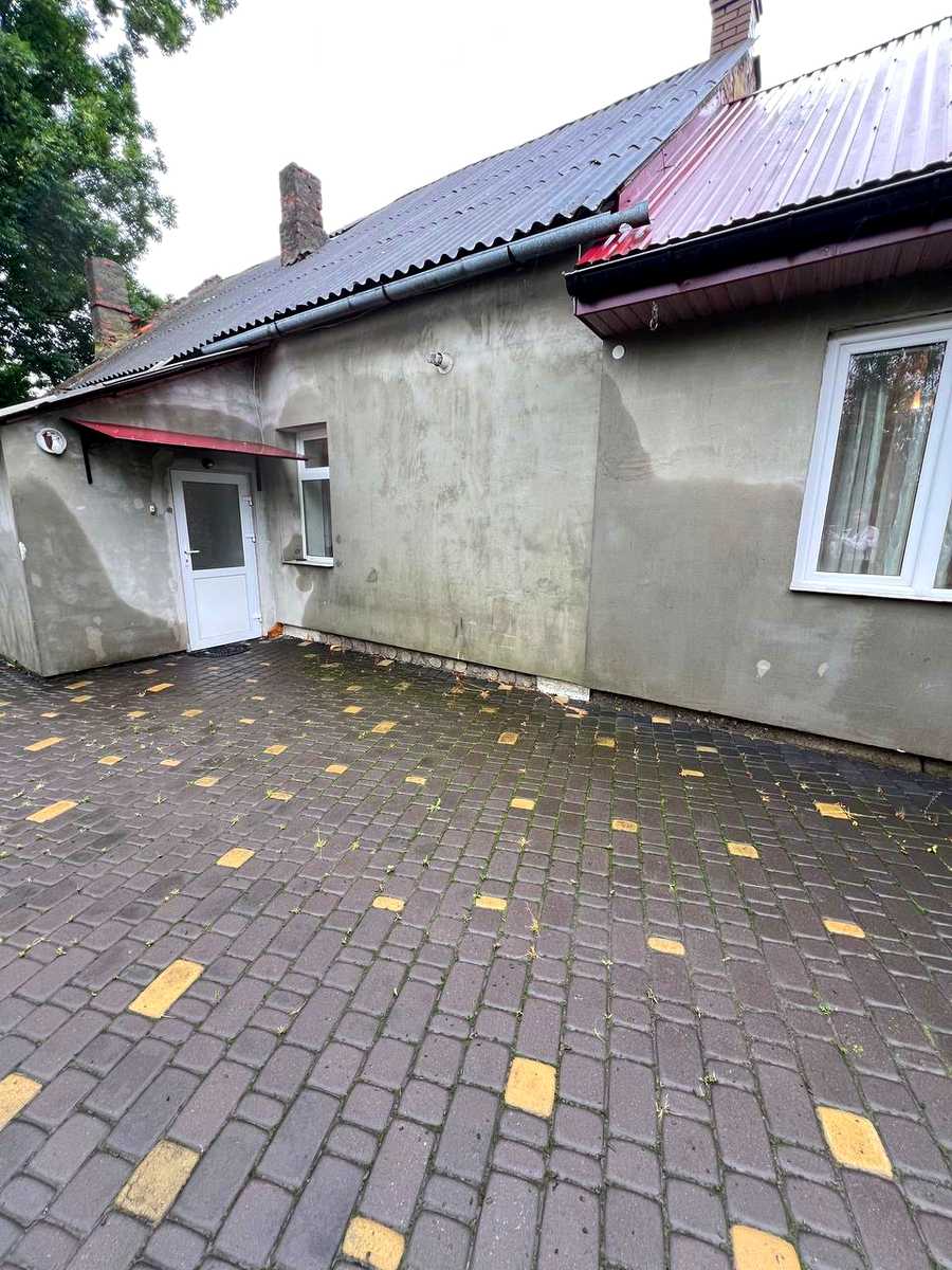1837347738417736
