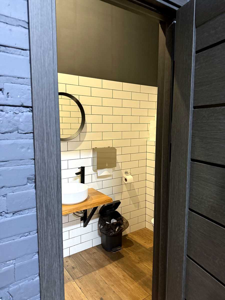 1844326033766376