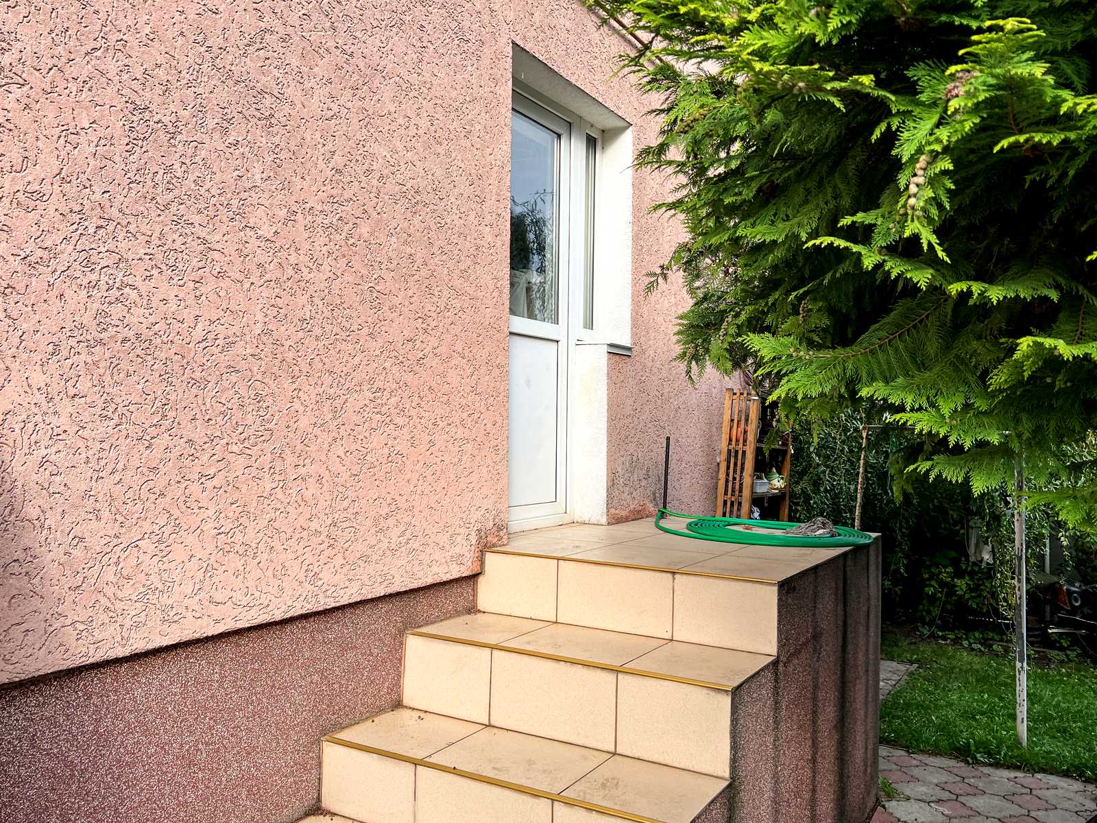 1844859546265838