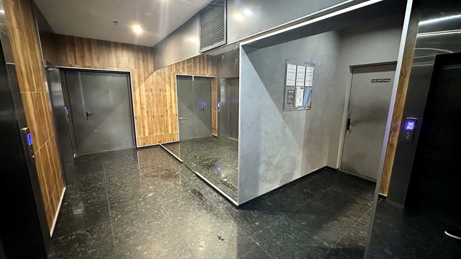 1838216041303458