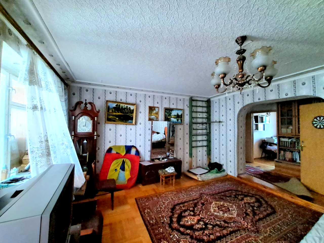 1844620749975687