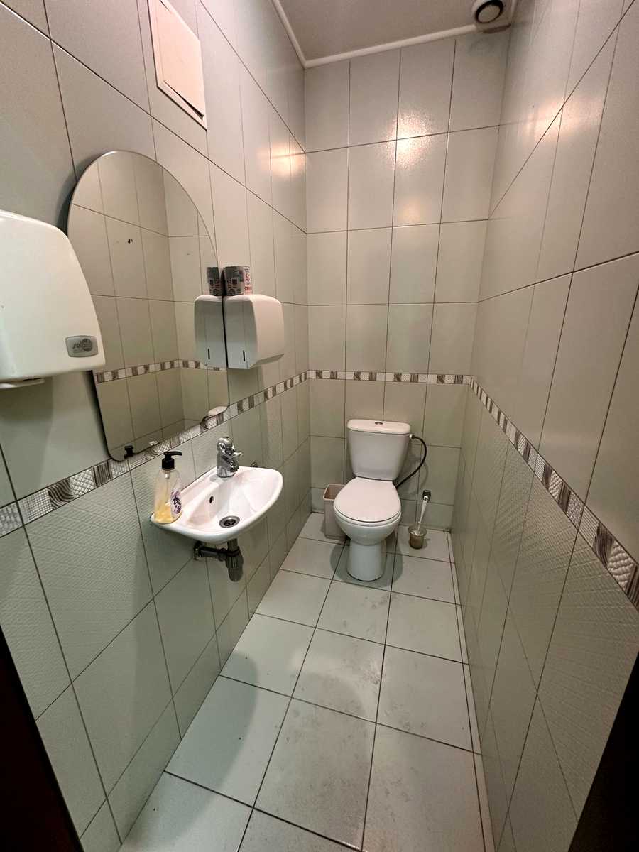1842312540375489