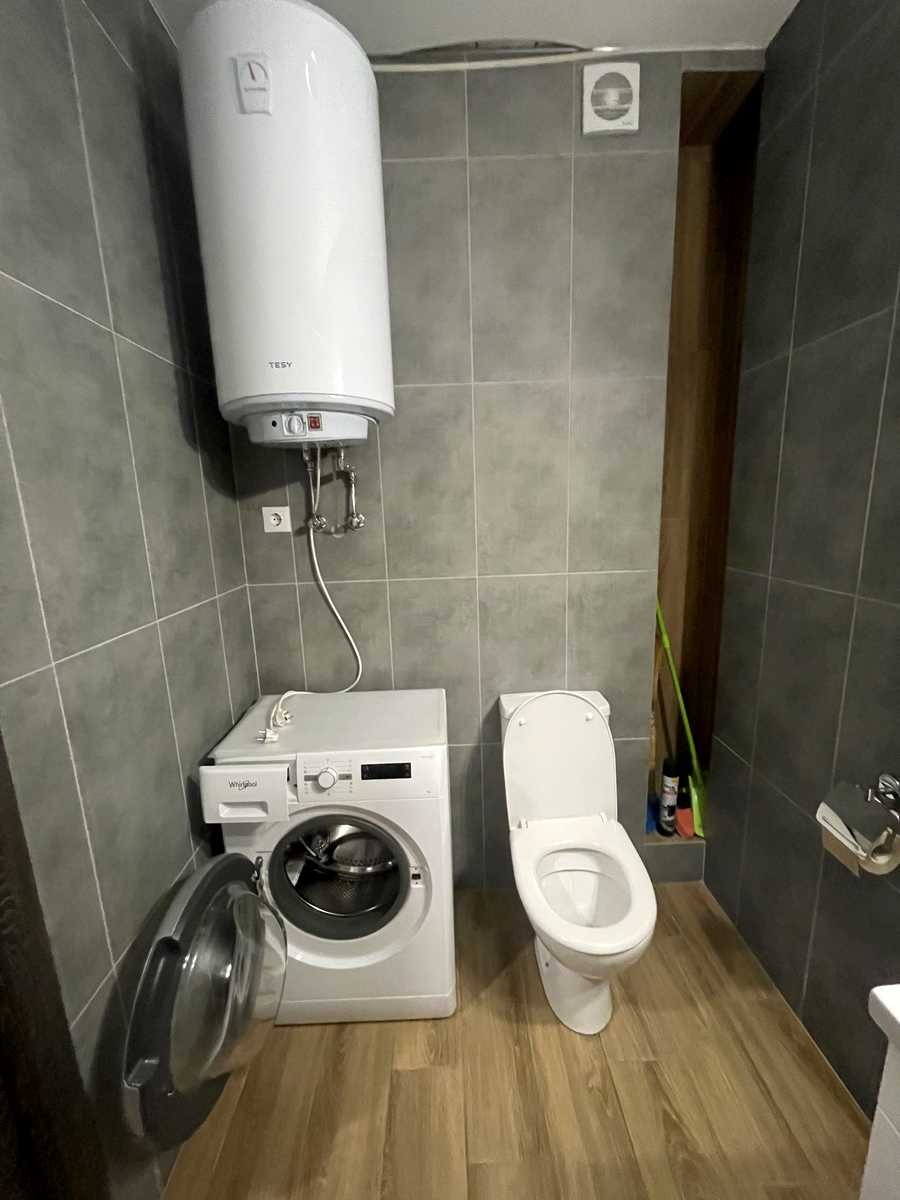 1827038033793867