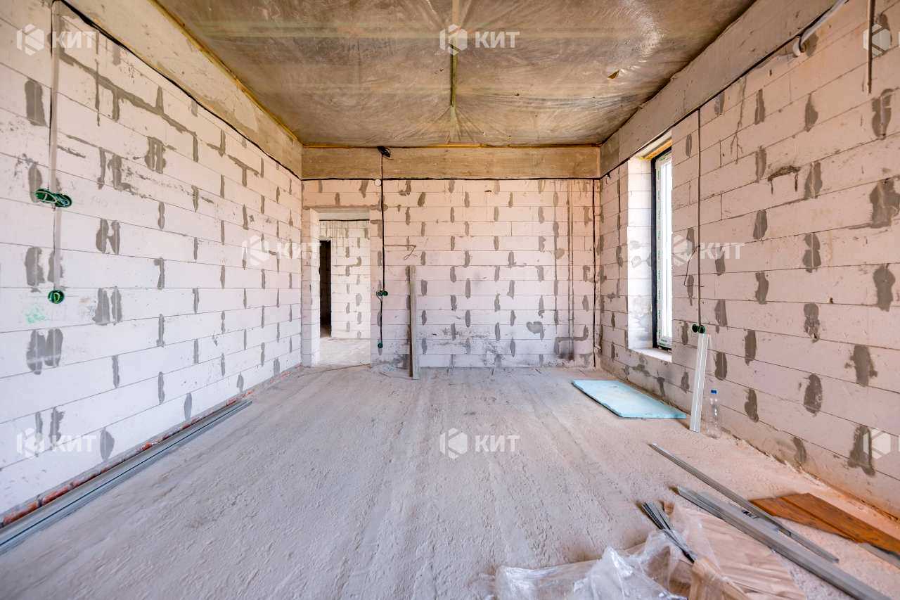 1835717916836421