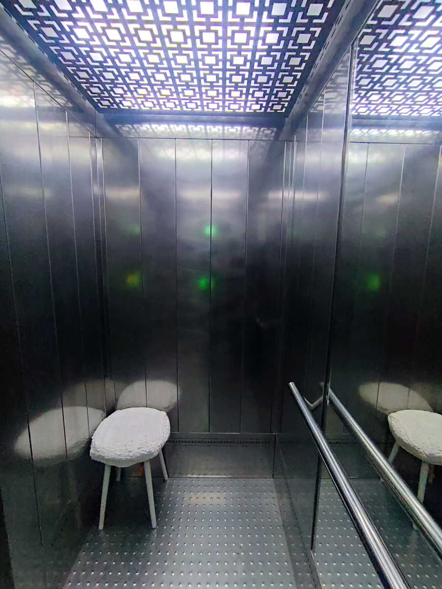 1767248938278403
