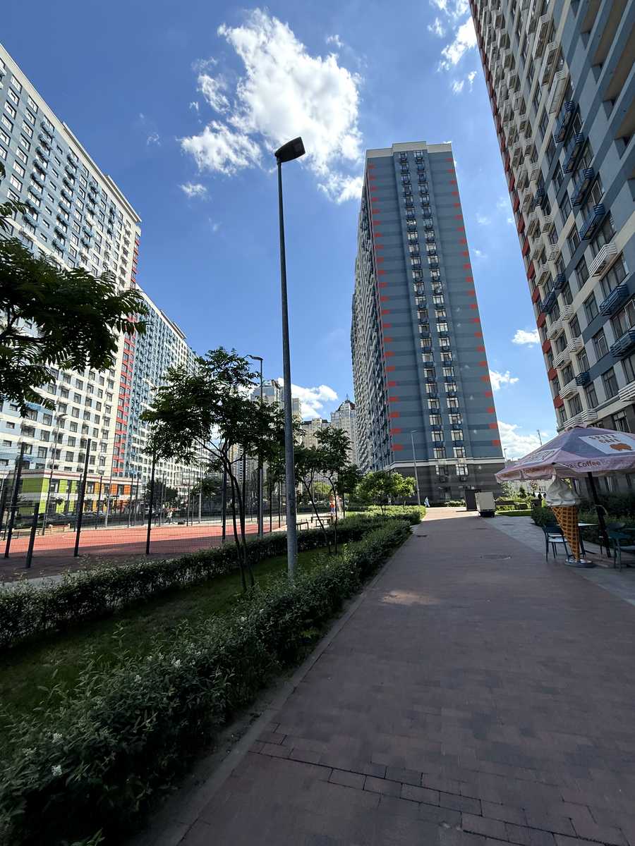 1835810275509324
