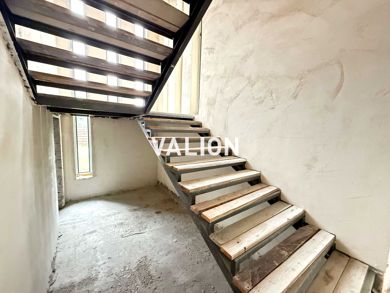 1832989321993107