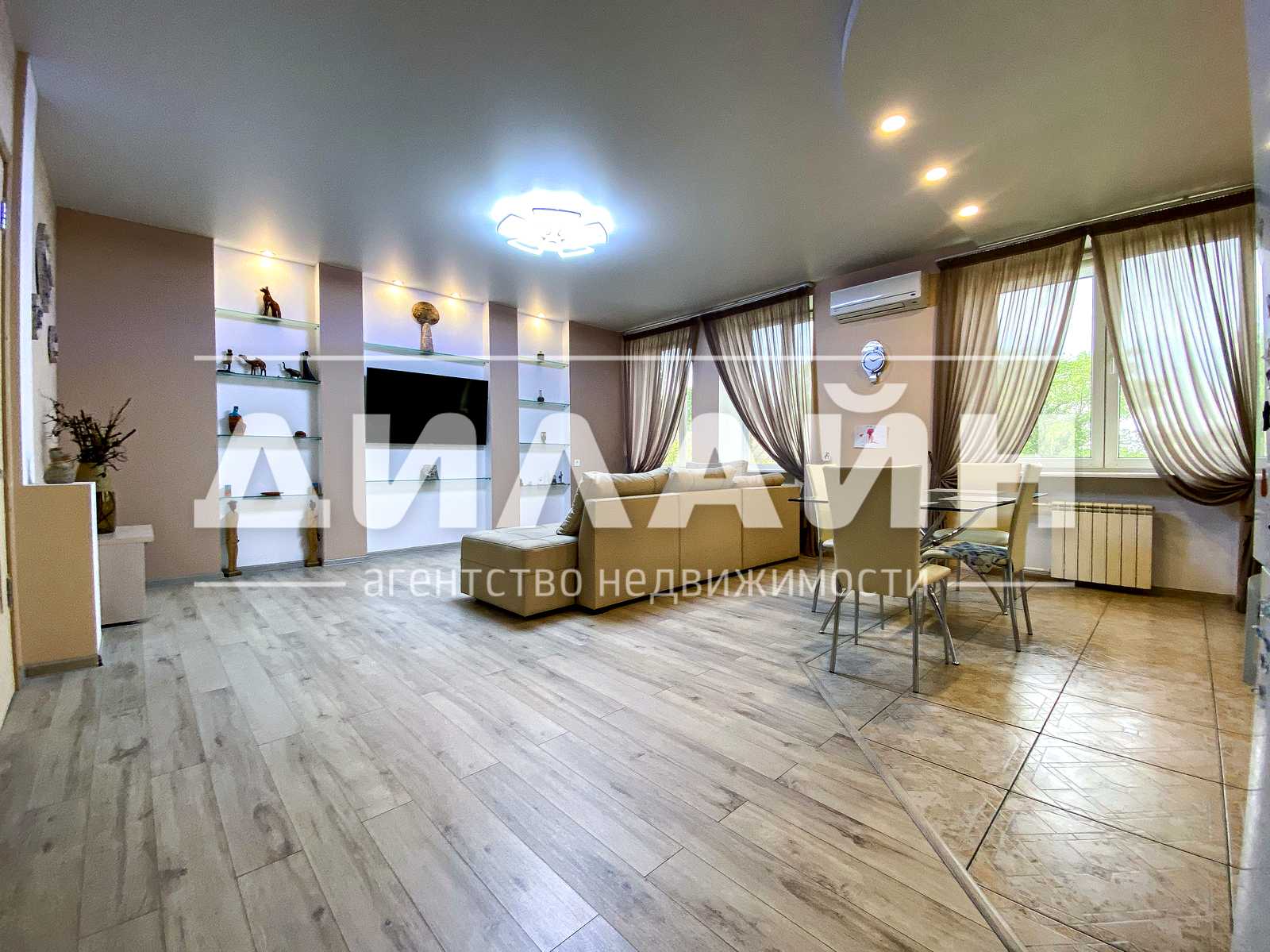 1736886435986826