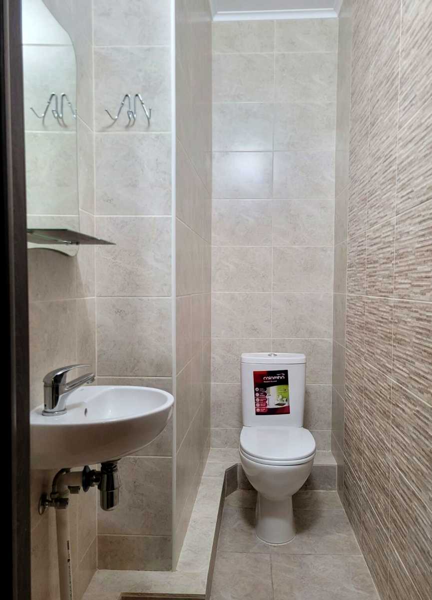 1737549100497877