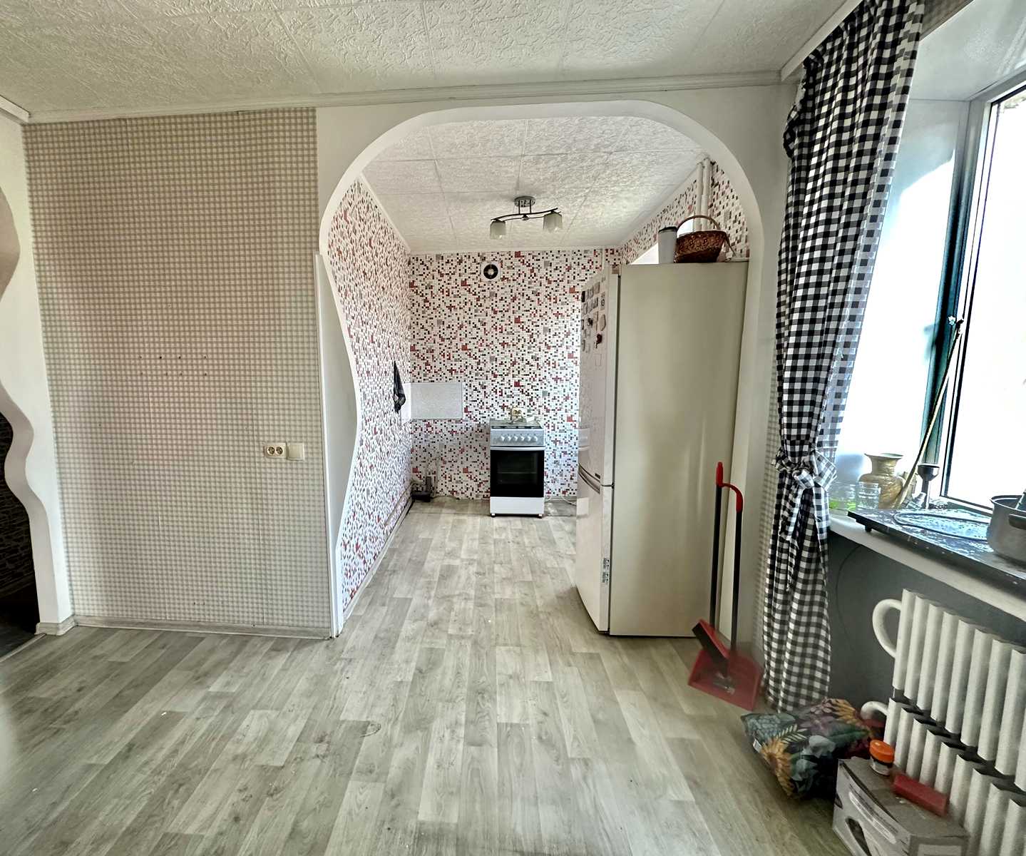 1828051907061855