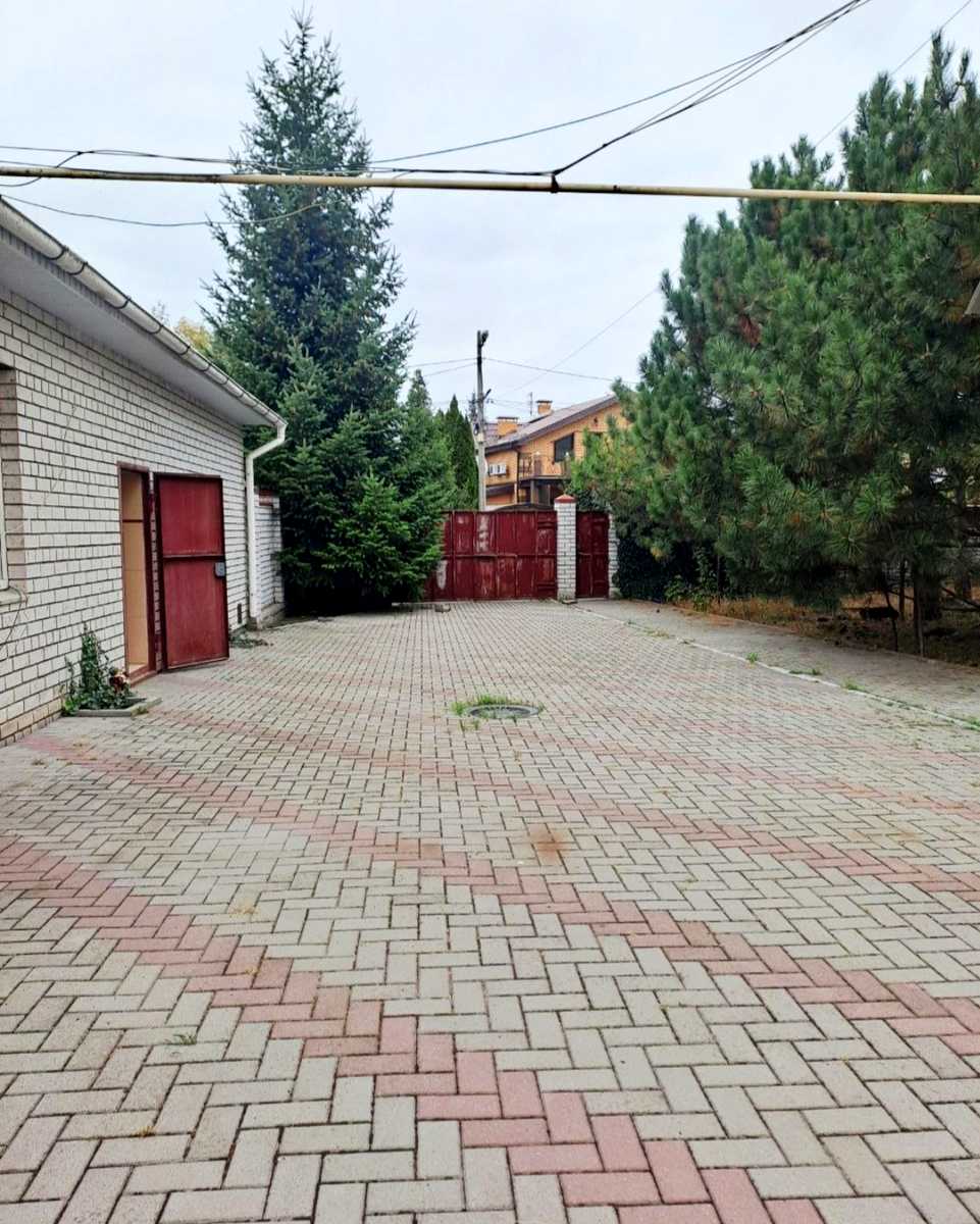 1845800094183676