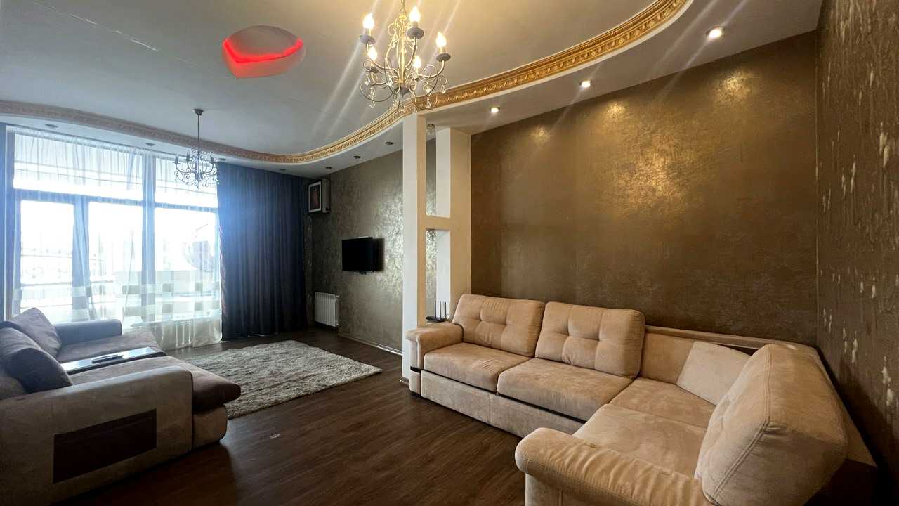 1790710456807623