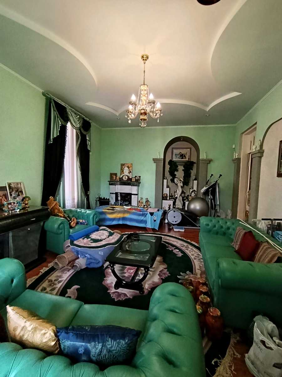 1843677335644763