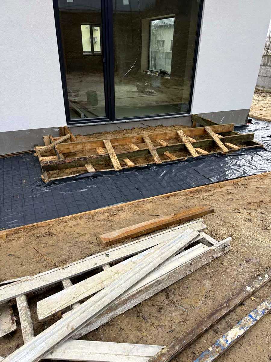 1850470164128005