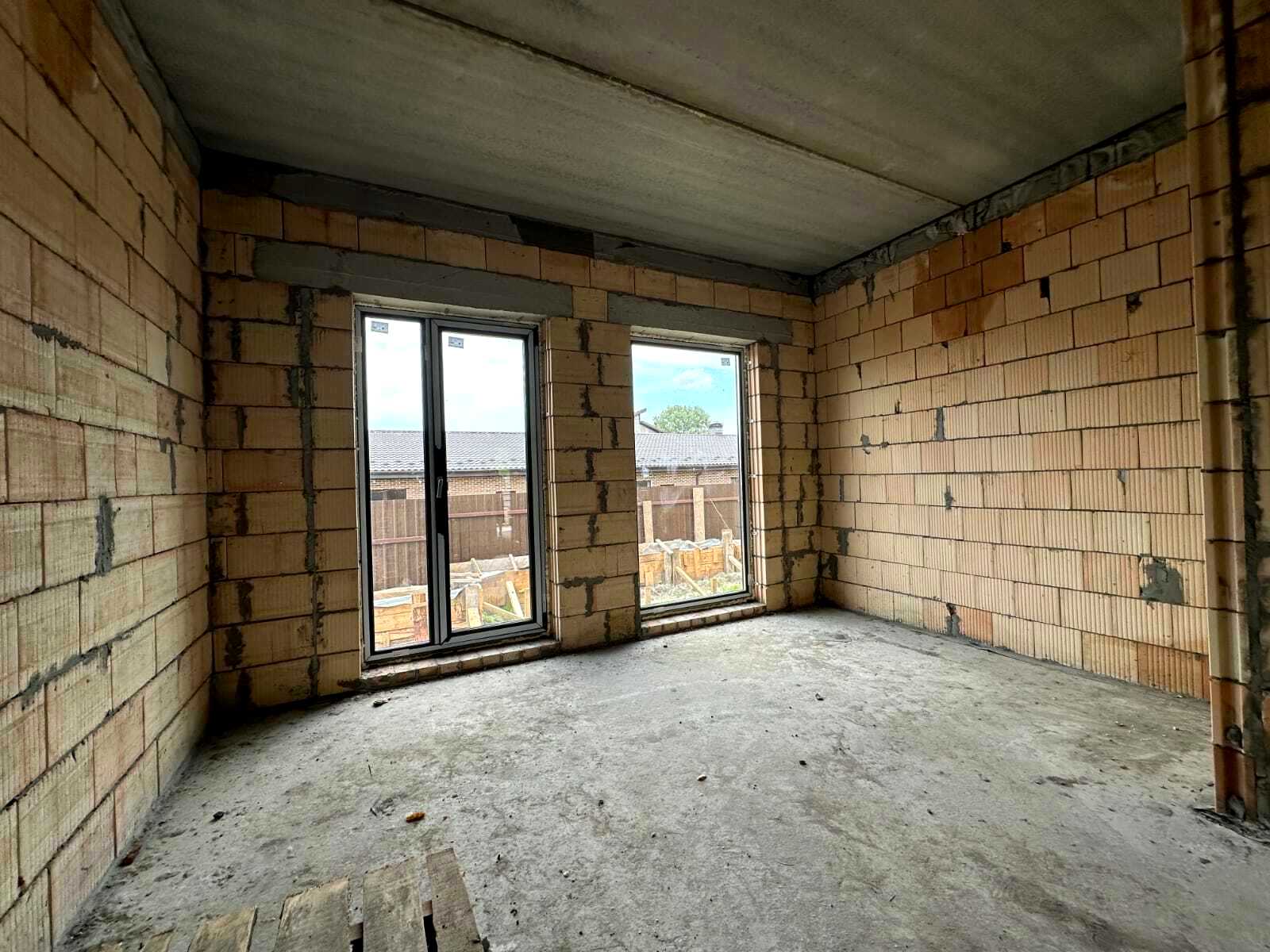 1836630952137003