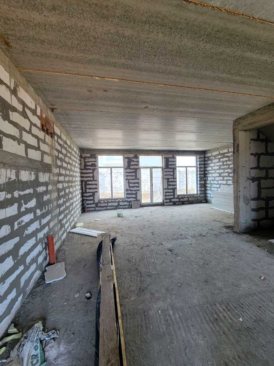 1826299746234336