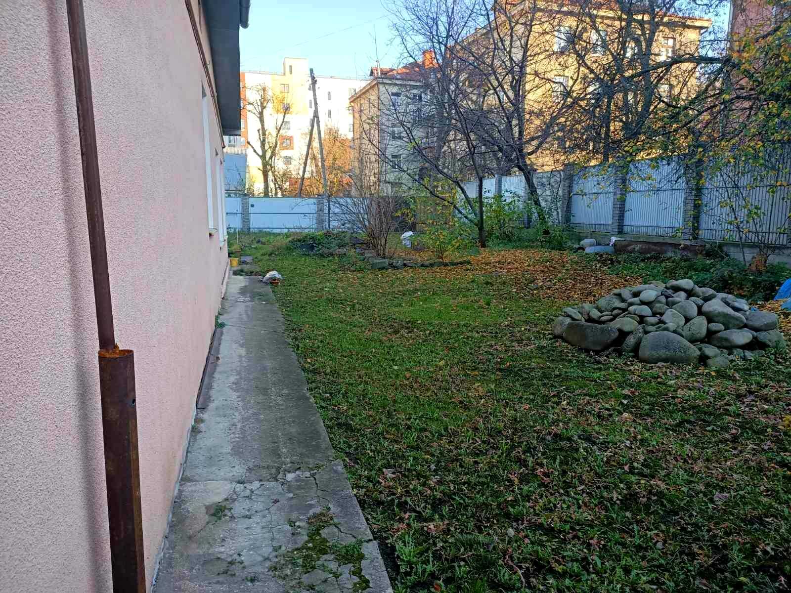 1837174864128402