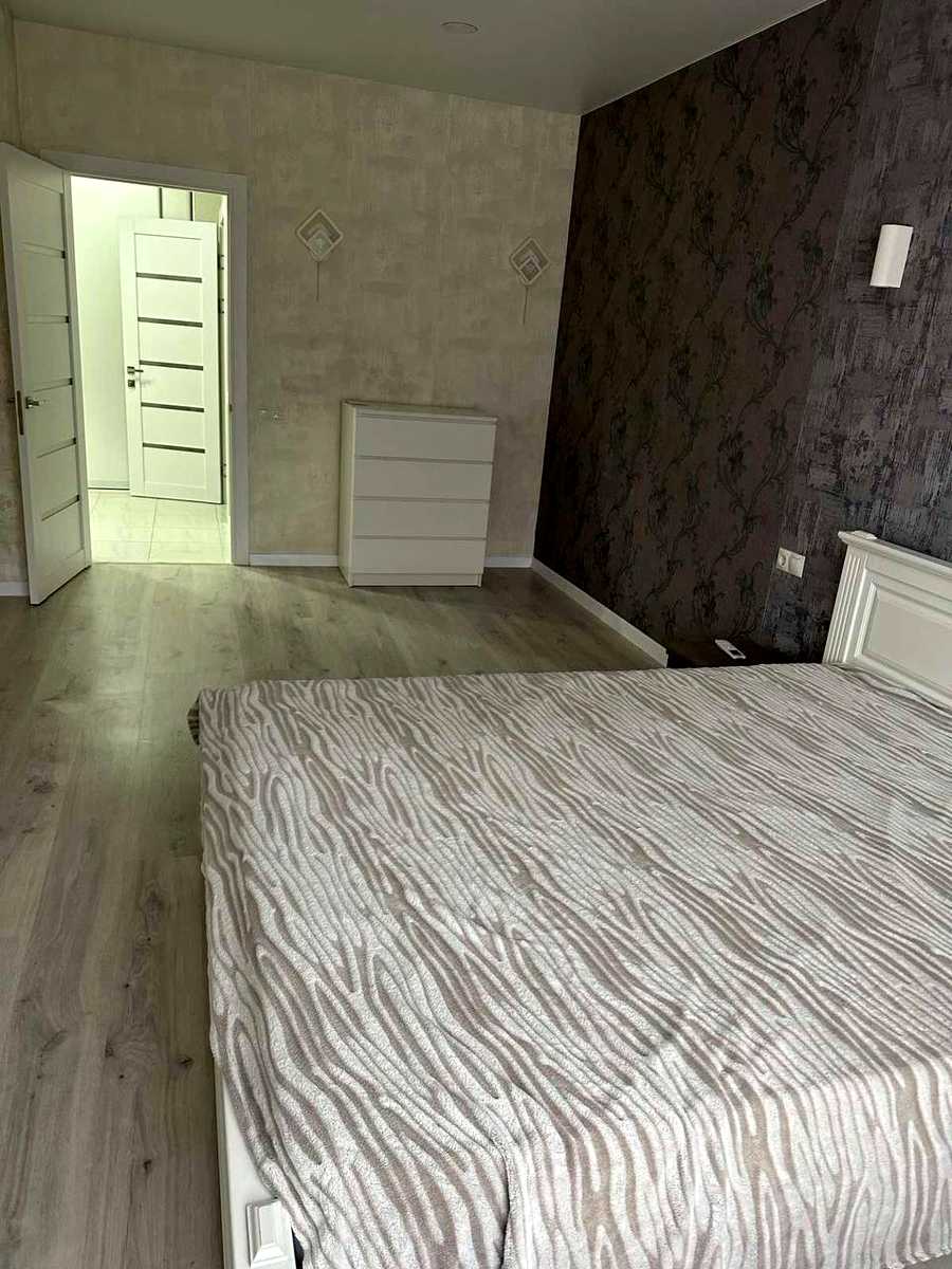 1838430924830679