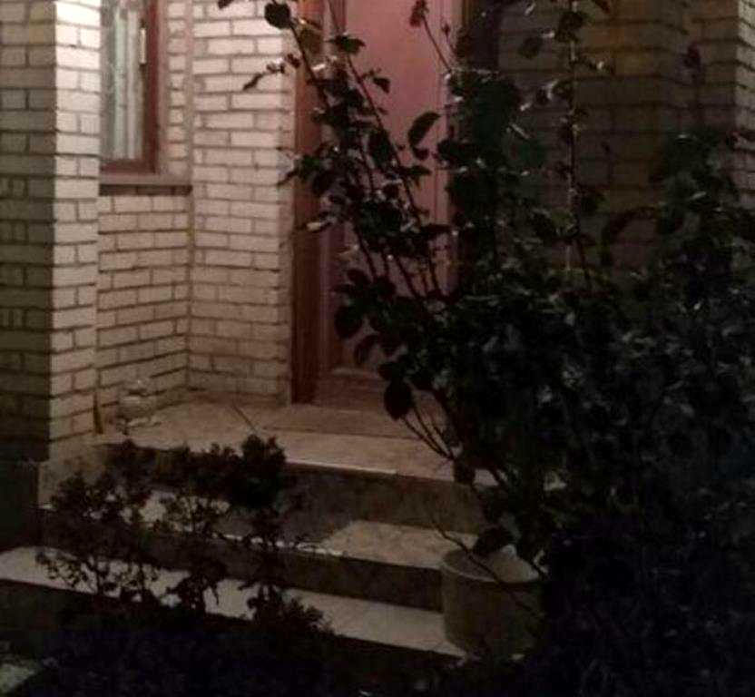 1813182011943009