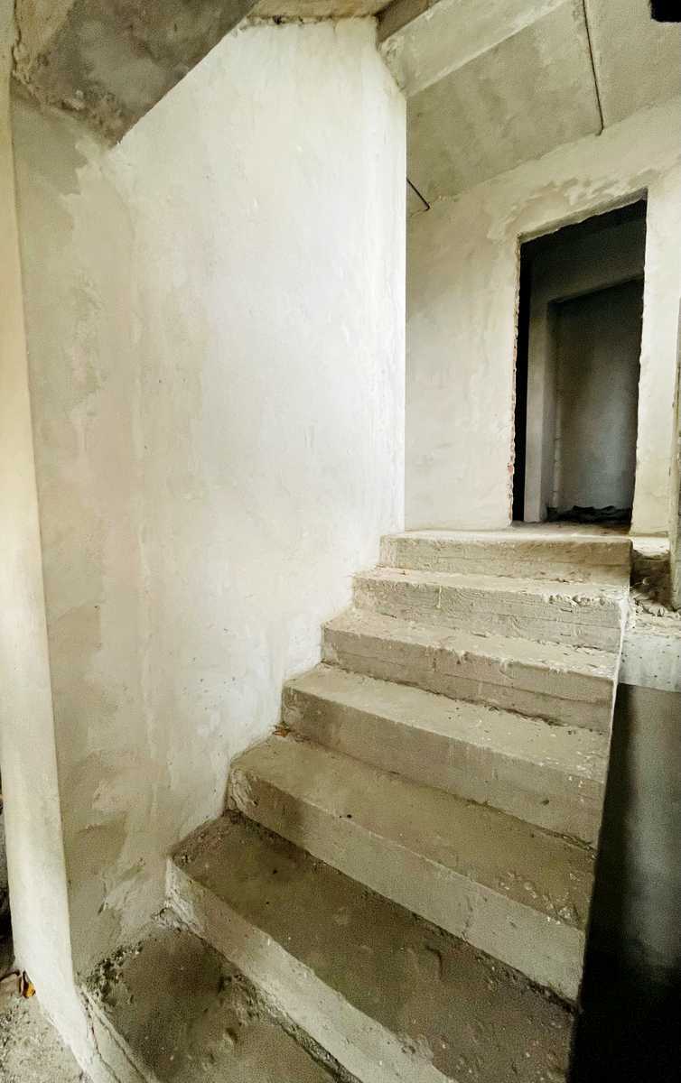 1850032582972975