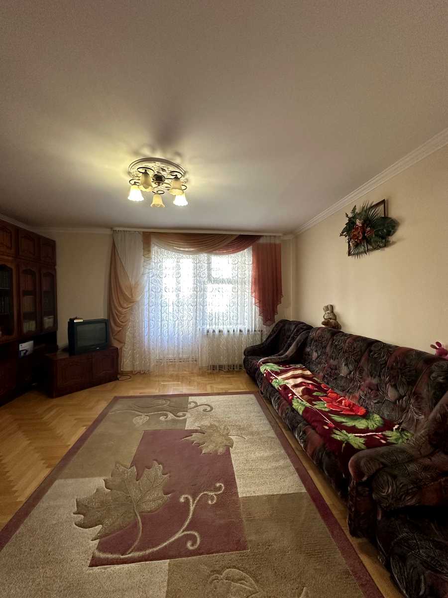 1829237387775903