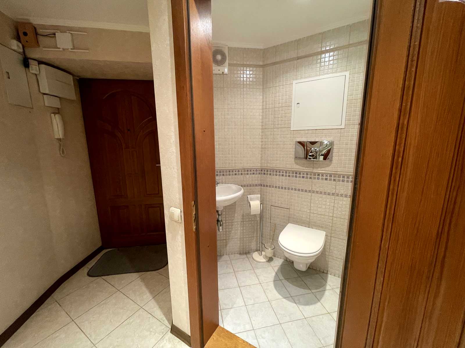 1815539033977300
