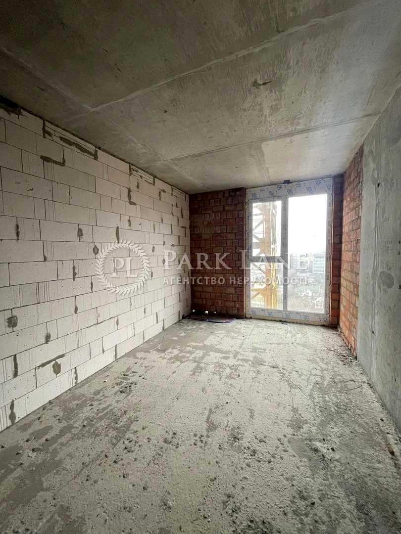 1827758608421672