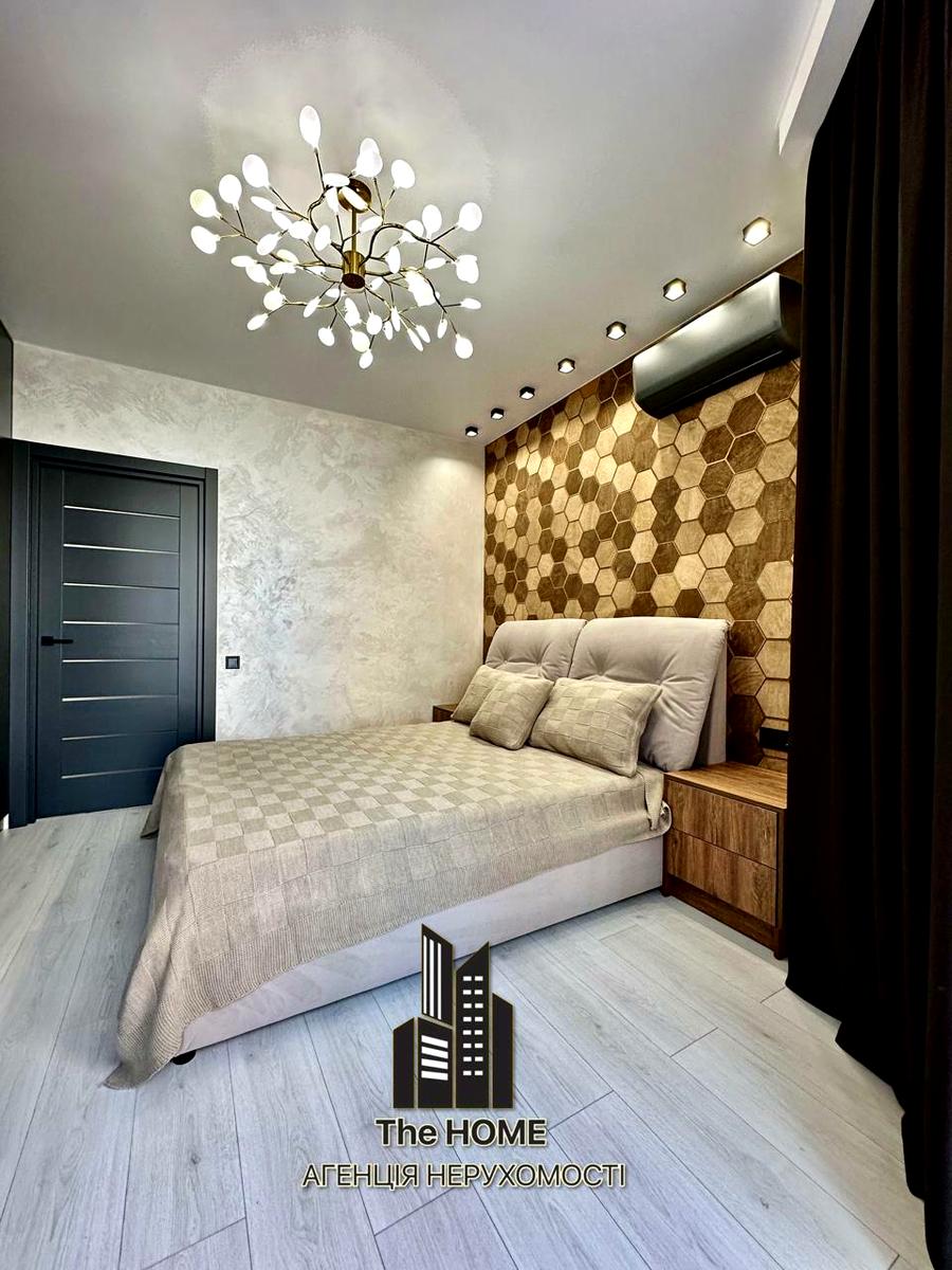 1812991759734317