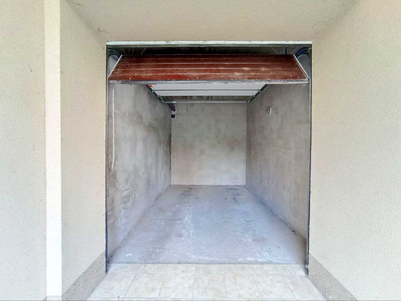 1837734369242440