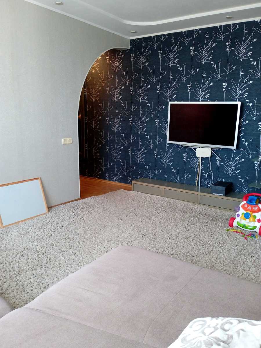 1811169643640733