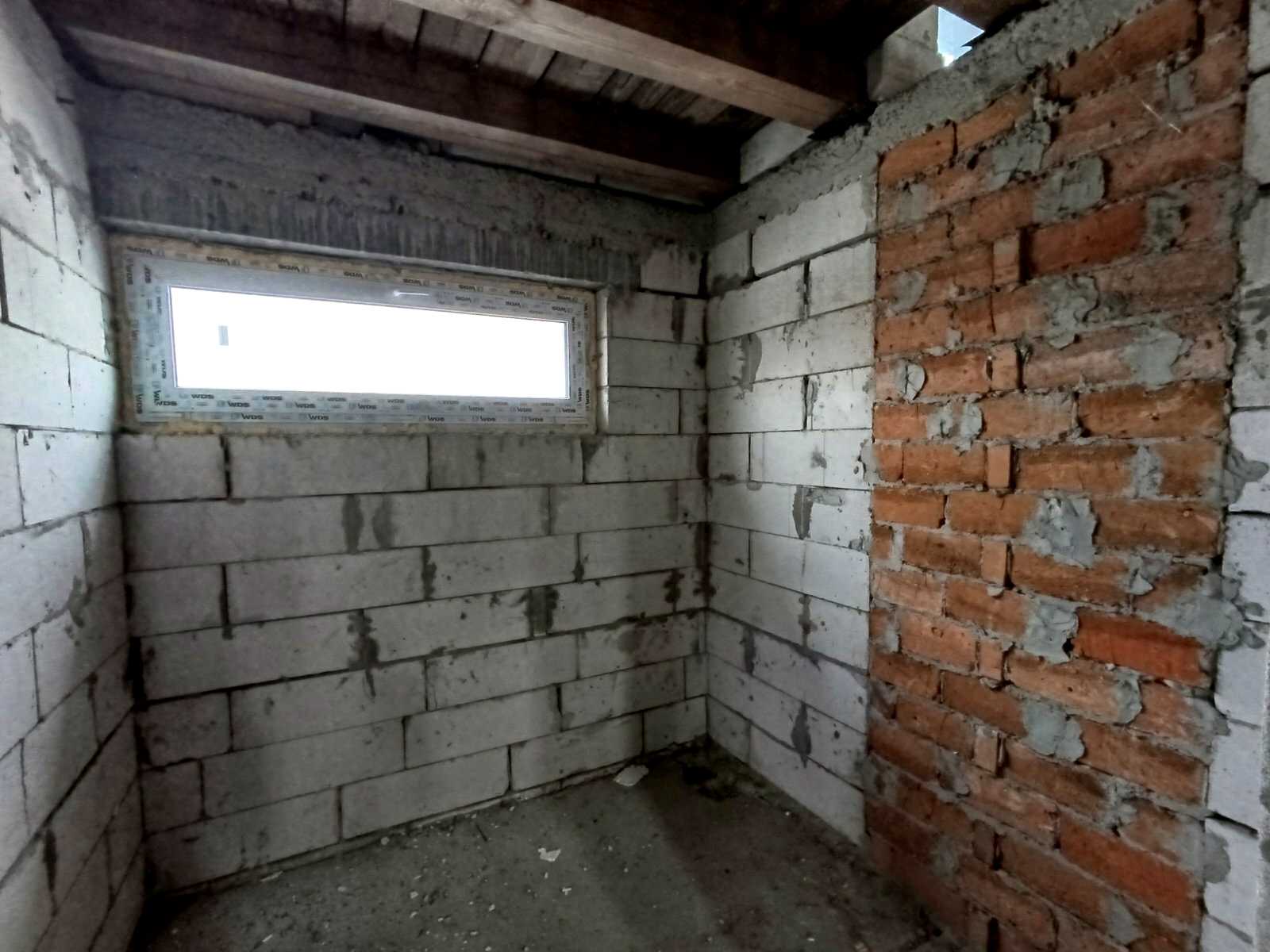 1823598271725015