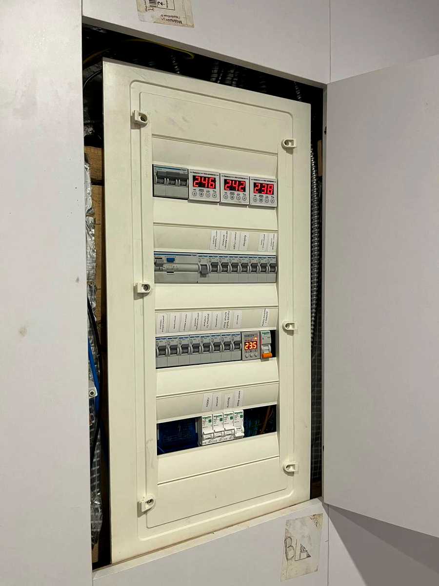 1836989941258361
